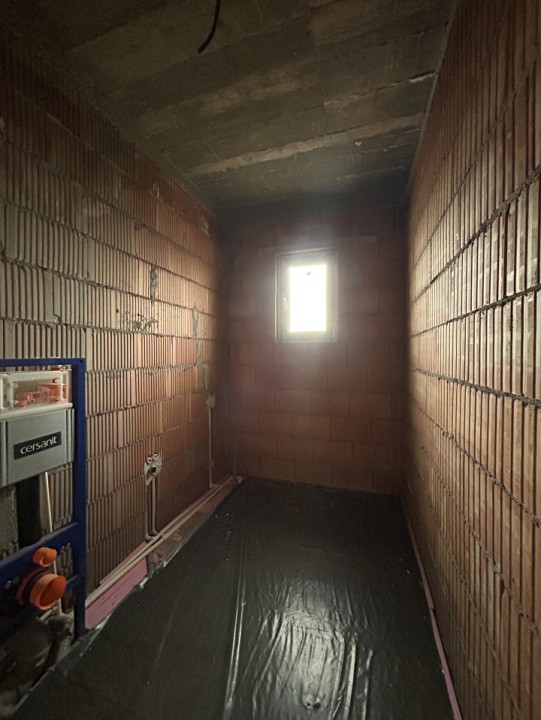 Casa individuală, 4 camere, 2 bai, 110 mp utili, 408mp teren in Utvin 