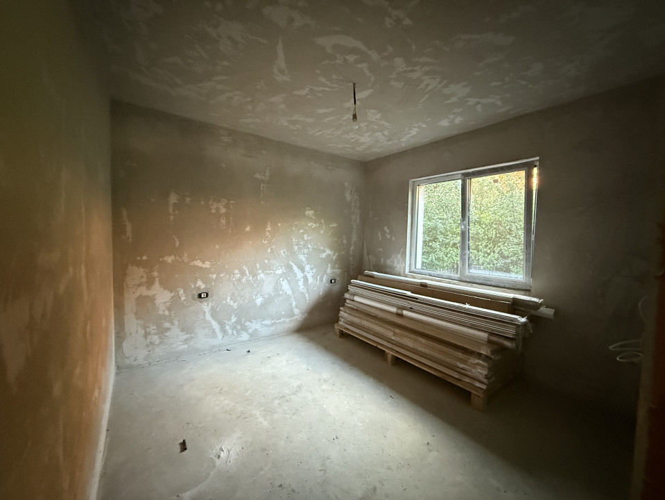 Casa individuală, 4 camere, 2 bai, 110 mp utili, 408mp teren in Utvin 