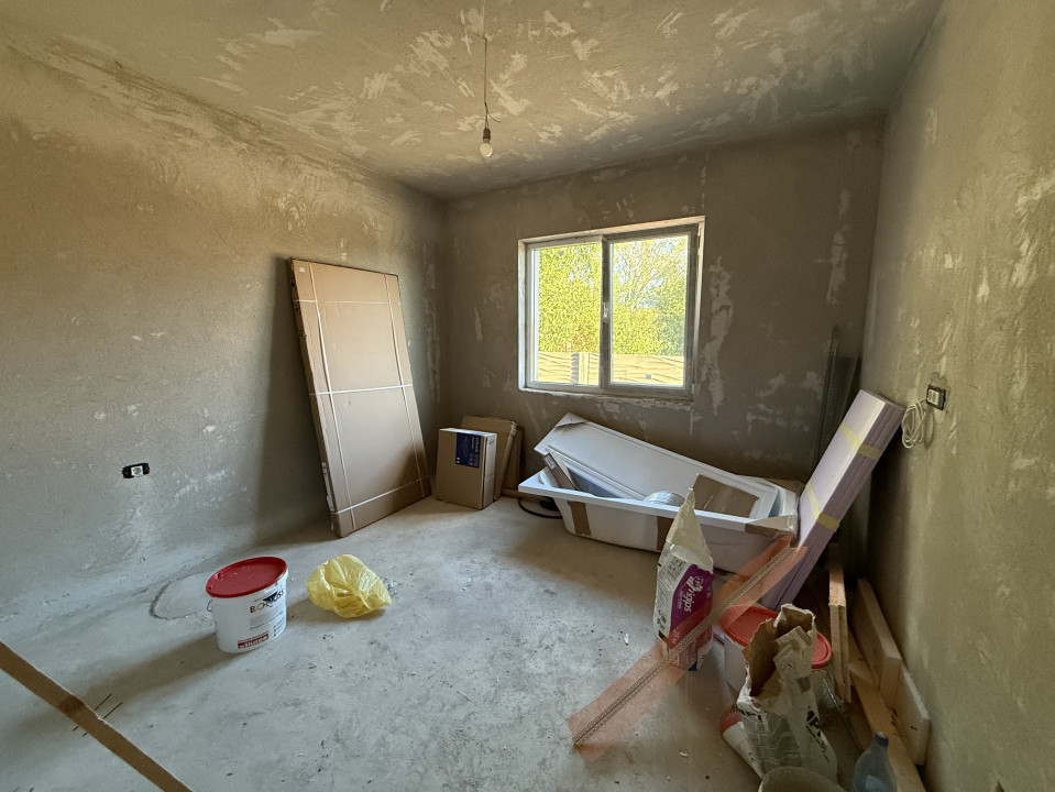 Casa individuală, 4 camere, 2 bai, 110 mp utili, 408mp teren in Utvin 