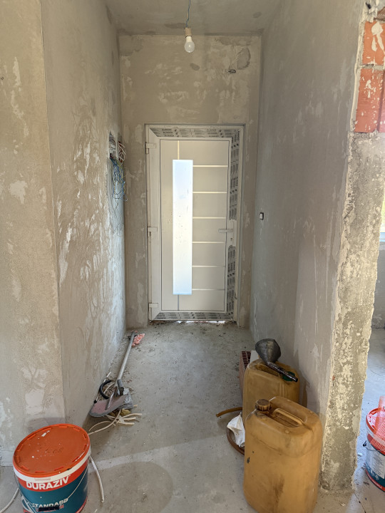 Casa individuală, 4 camere, 2 bai, 110 mp utili, 408mp teren in Utvin 