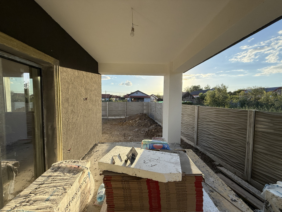 Casa individuală, 4 camere, 2 bai, 110 mp utili, 408mp teren in Utvin 