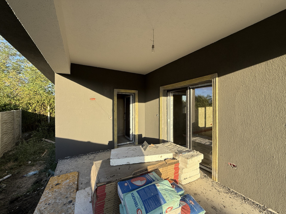 Casa individuală, 4 camere, 2 bai, 110 mp utili, 408mp teren in Utvin 