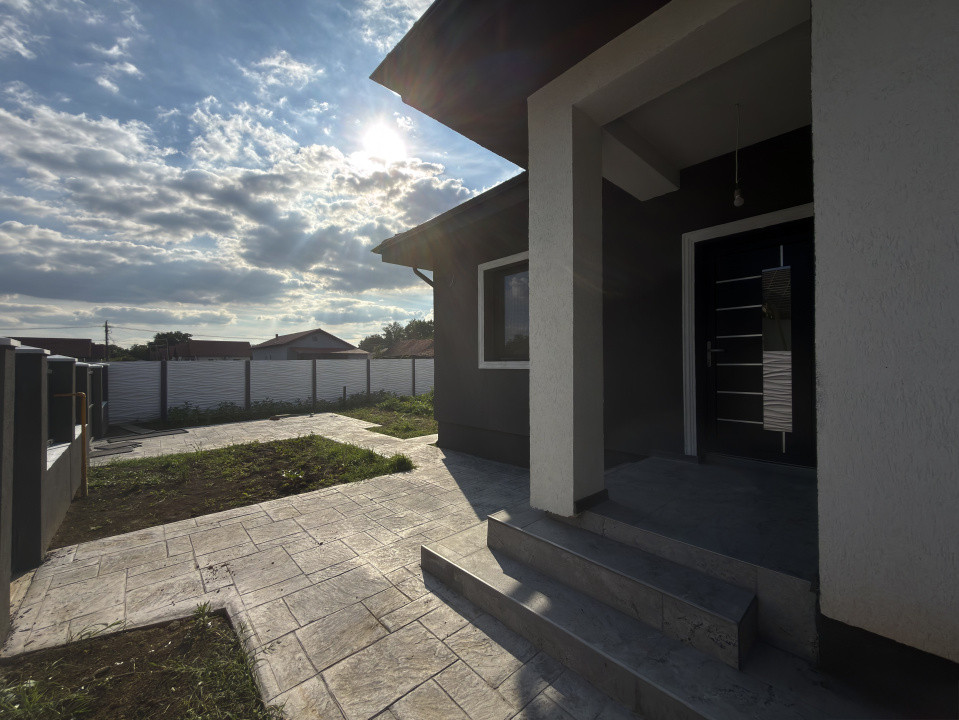 Casa individuală, 4 camere, 408mp teren, 110 mp utili - Utvin 