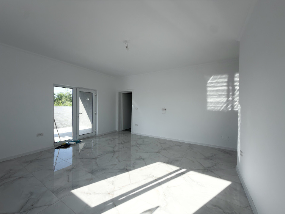 Casa individuală, 4 camere, 408mp teren, 110 mp utili - Utvin 
