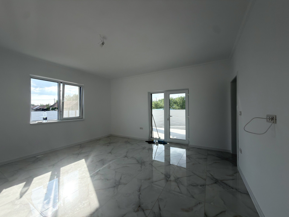 Casa individuală, 4 camere, 408mp teren, 110 mp utili - Utvin 