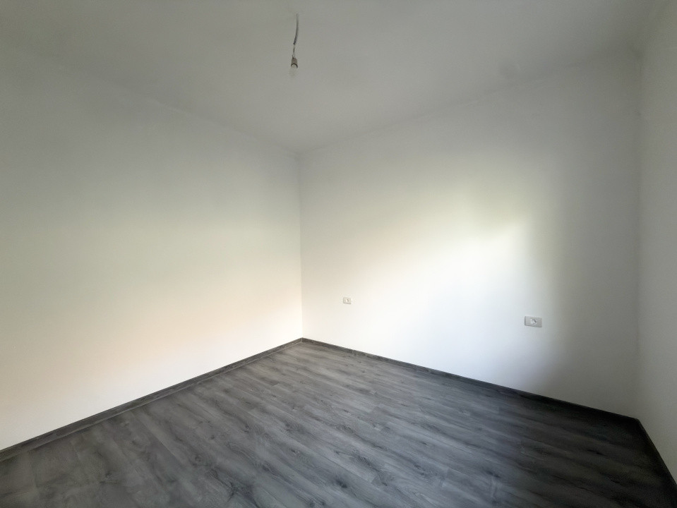Casa individuală, 4 camere, 408mp teren, 110 mp utili - Utvin 
