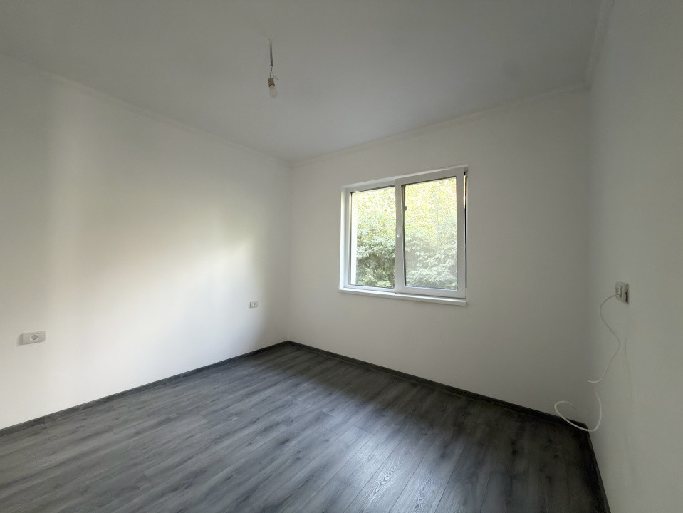 Casa individuală, 4 camere, 408mp teren, 110 mp utili - Utvin 