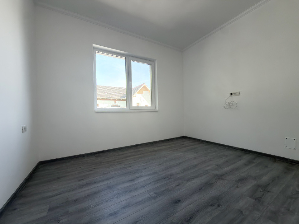 Casa individuală, 4 camere, 408mp teren, 110 mp utili - Utvin 