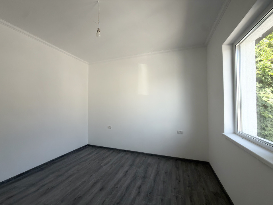 Casa individuală, 4 camere, 408mp teren, 110 mp utili - Utvin 