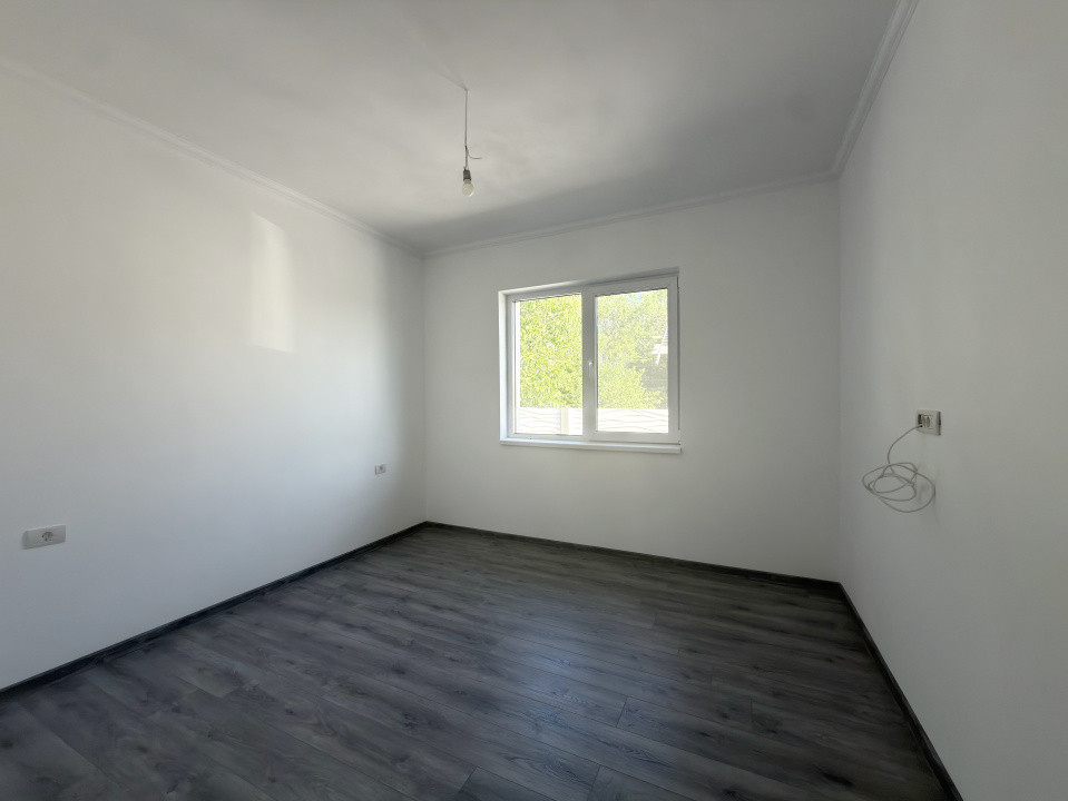Casa individuală, 4 camere, 408mp teren, 110 mp utili - Utvin 