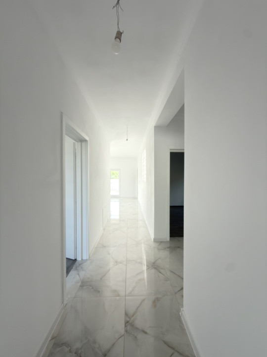Casa individuală, 4 camere, 408mp teren, 110 mp utili - Utvin 