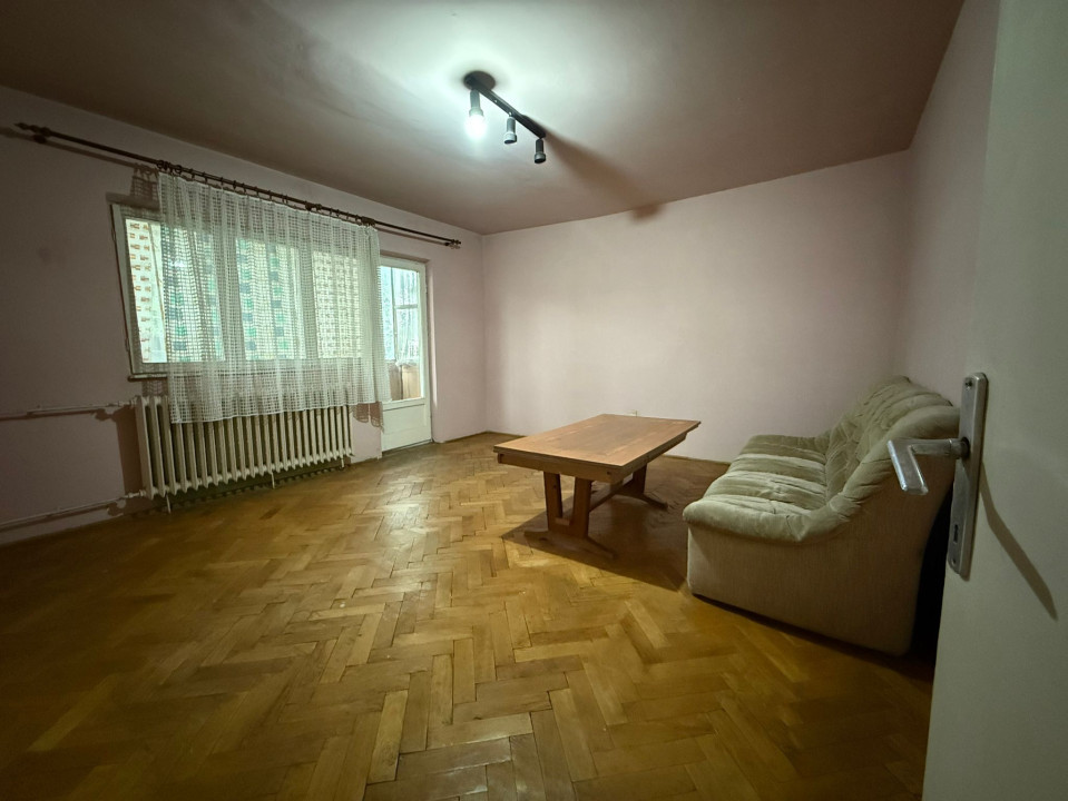 Apartement 3 camere, decomandat, 70mp utili- Dambovita - ideal pentru investitie
