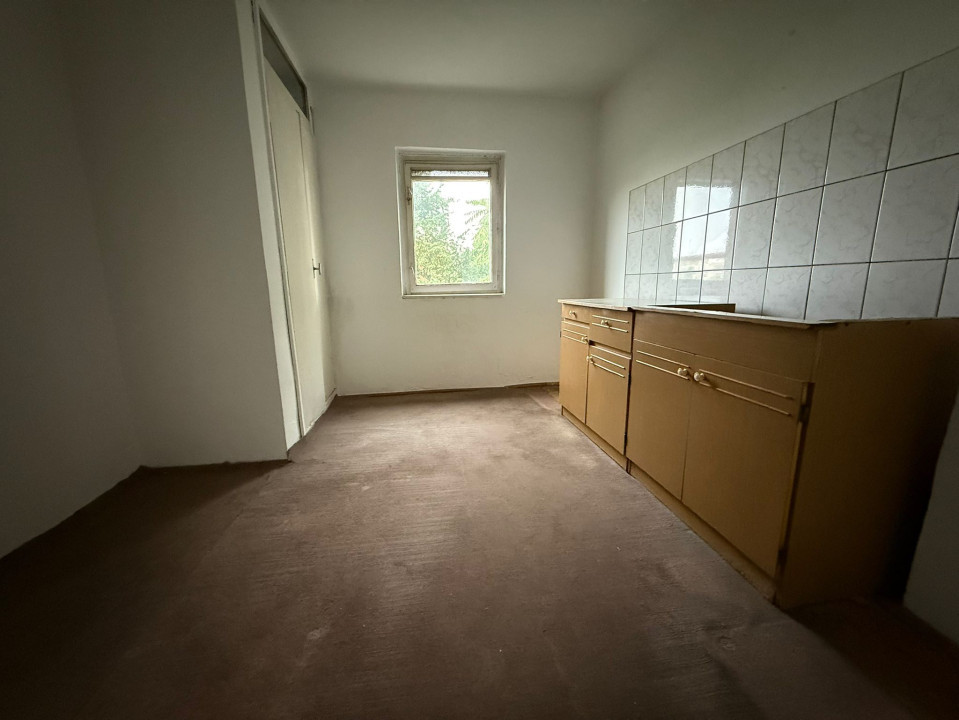 Apartement 3 camere, decomandat, 70mp utili- Dambovita - ideal pentru investitie