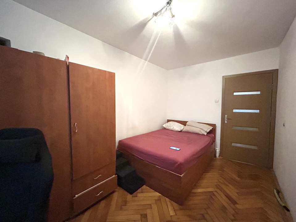 Apartament 3 camere, 48mp utili, etaj 1, boxa la subsol - Piata Doina