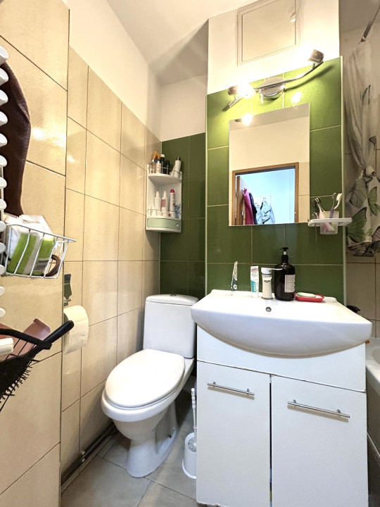Apartament 3 camere, 48mp utili, etaj 1, boxa la subsol - Piata Doina