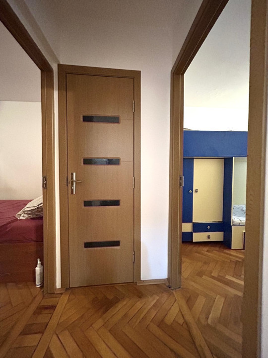 Apartament 3 camere, 48mp utili, etaj 1, boxa la subsol - Piata Doina