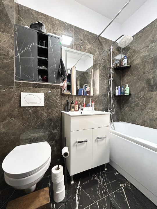 Apartament 2 camere, decomandat, terasa 18mp, mobilat si utilat in Giroc 