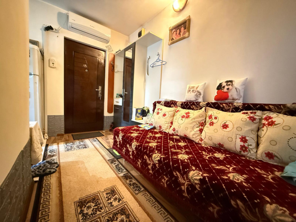 Apartament spatios cu o camera, 35 mp utili, etaj 4 - zona Buziasului