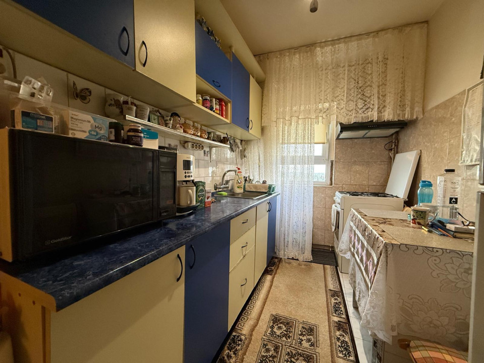 Apartament spatios cu o camera, 35 mp utili, etaj 4 - zona Buziasului