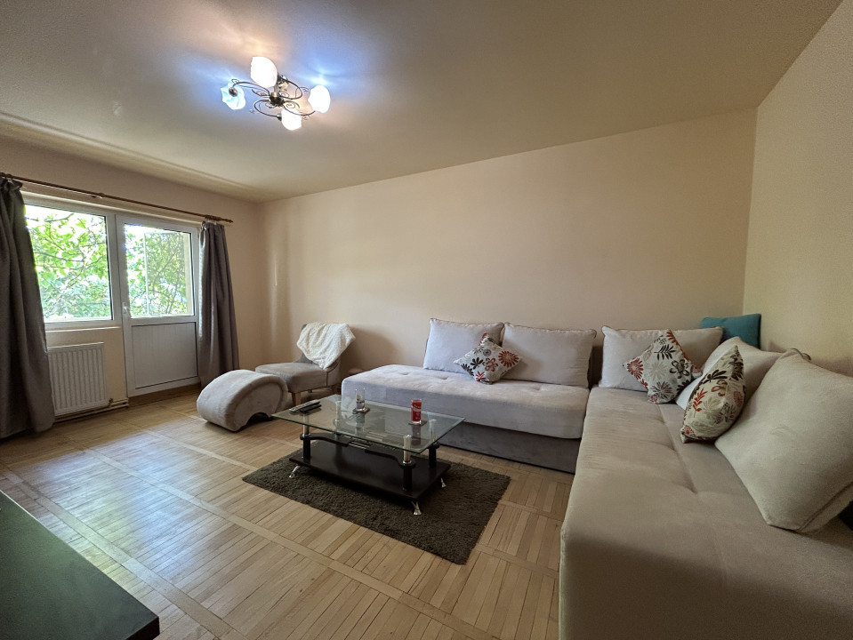 Apartament 4 camere, decomandat, 77mp, etaj 1/4 in zona Soarelui 