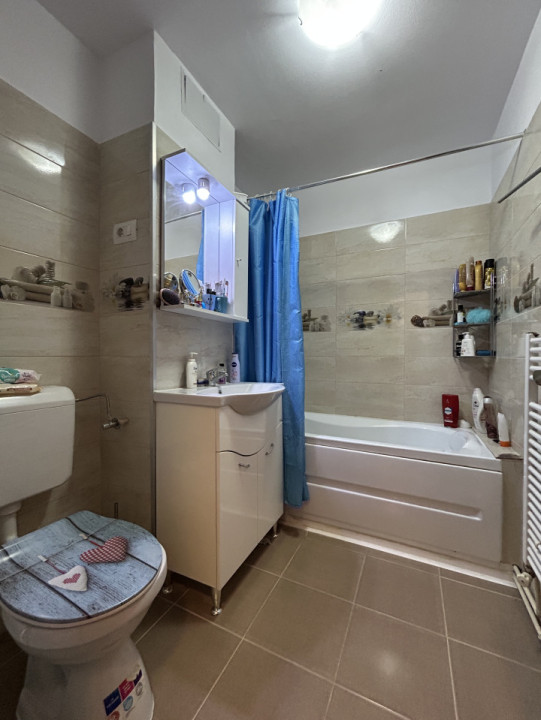 Apartament 4 camere, decomandat, 77mp, etaj 1/4 in zona Soarelui 