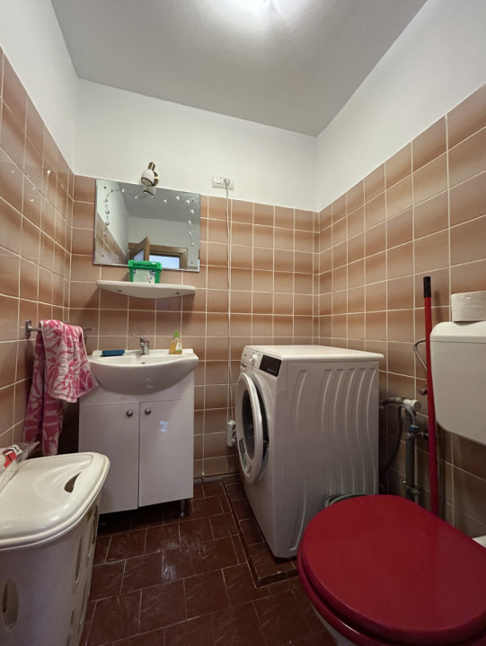 Apartament 4 camere, decomandat, 77mp, etaj 1/4 in zona Soarelui 
