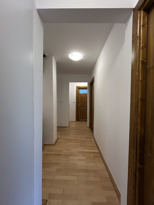 Apartament 4 camere, decomandat, 77mp, etaj 1/4 in zona Soarelui 