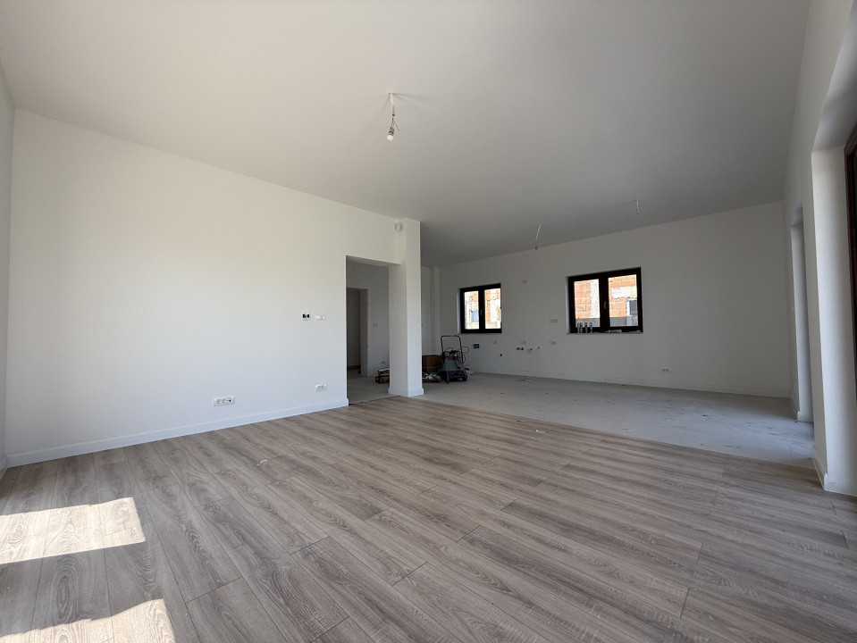 Casa Individuala stil frantuzesc, 141 mp utili, terasa 23 mp - Mosnita N