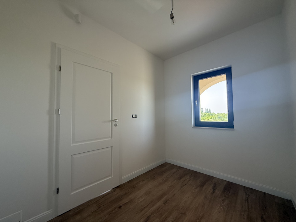 Casa Individuala stil frantuzesc, 141 mp utili, terasa 23 mp - Mosnita N