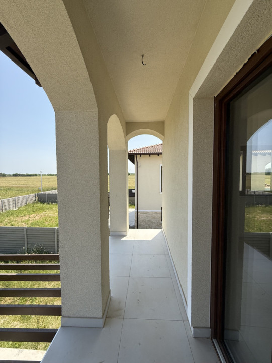 Casa Individuala stil frantuzesc, 141 mp utili, terasa 23 mp - Mosnita N