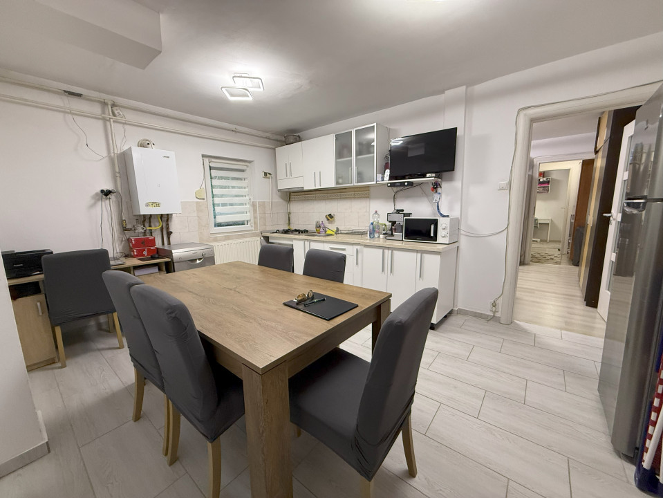 Apartament 2 camere, semidecomandat, 56mp utili in zona Soarelui