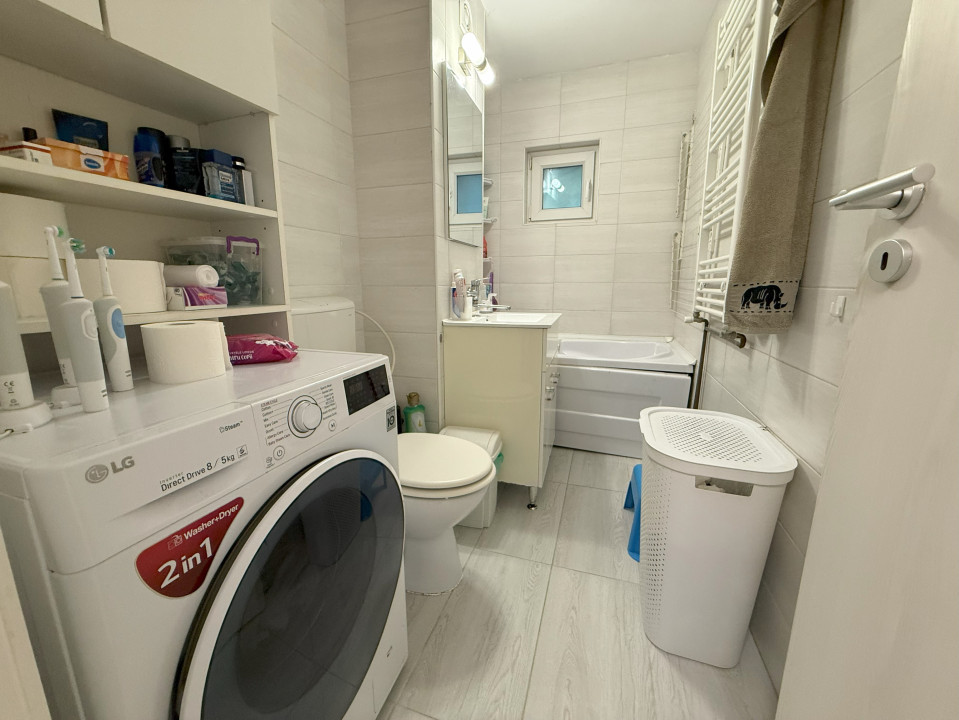 Apartament 2 camere, semidecomandat, 56mp utili in zona Soarelui