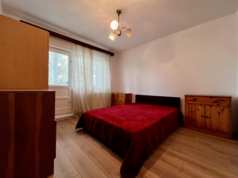 Apartament 3 camere cu garaj, decomandat, etaj intermediar, 65mp, zona Girocului
