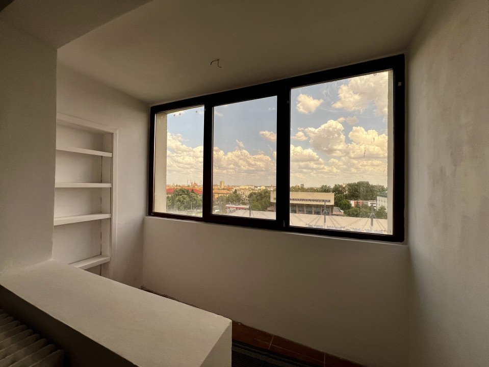 Apartament 3 camere, semidecomandat, etaj intermediar, zona Sala Olimpia