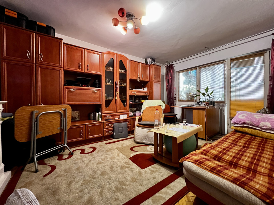 Apartament 3 camere, decomandat, etaj 1, 65mp, zona Calea Sagului