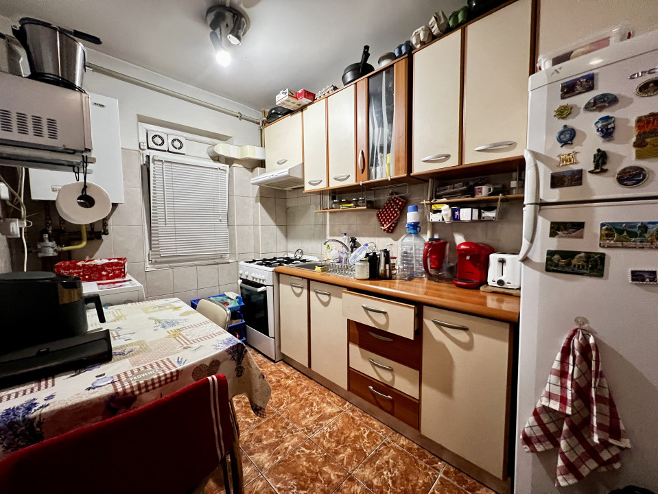 Apartament 3 camere, decomandat, etaj 1, 65mp, zona Calea Sagului