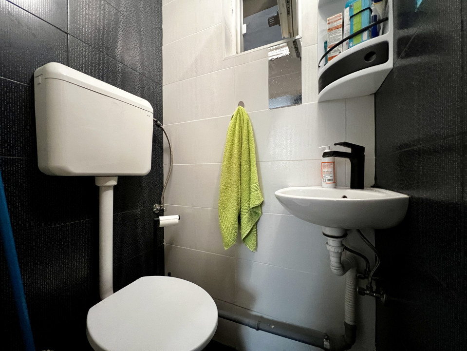 Apartament 3 camere, decomandat, etaj 1, 65mp, zona Calea Sagului