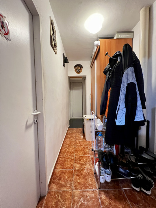 Apartament 3 camere, decomandat, etaj 1, 65mp, zona Calea Sagului