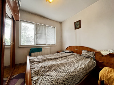 Apartament spatios, 3 camere, decomandat, etaj 1, 65mp - Calea Sagului