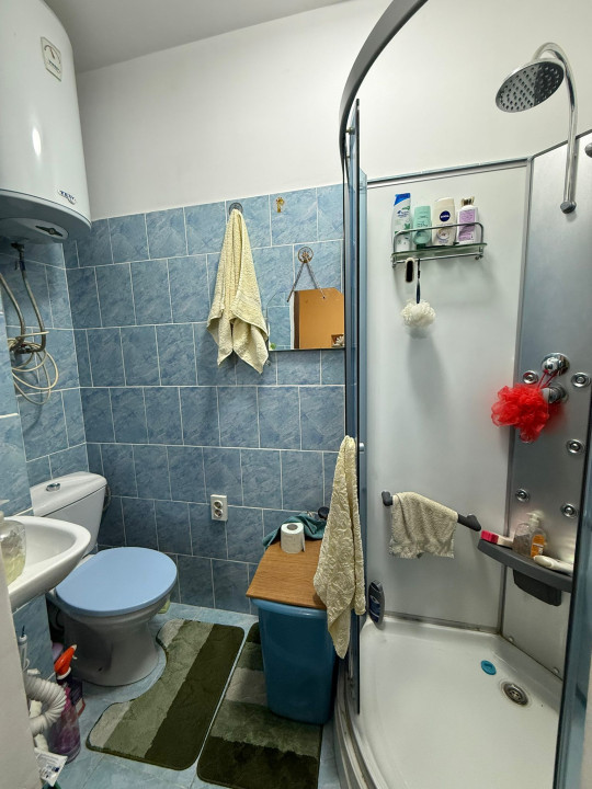 Casa cu 2 camere in curte comuna, 66mp utili, in zona Traian