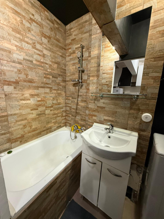 Garsoniera, 21mp utili, etaj 3/4, zona Aradului- Ideala pentru investit