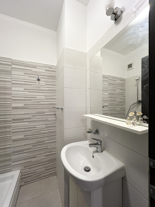 Apartament 2 camere, decomandat, 50mp utili, etajul 1 in Complexul Studențesc 