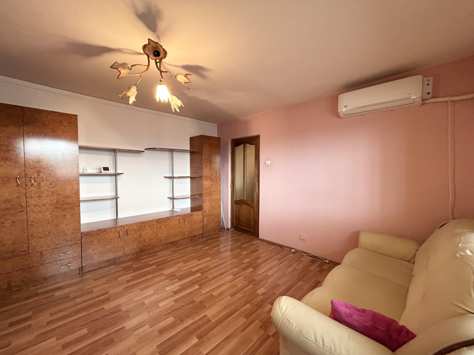 Apartament 2 camere, semidecomandat, 50mp utili, zona Fraidorf
