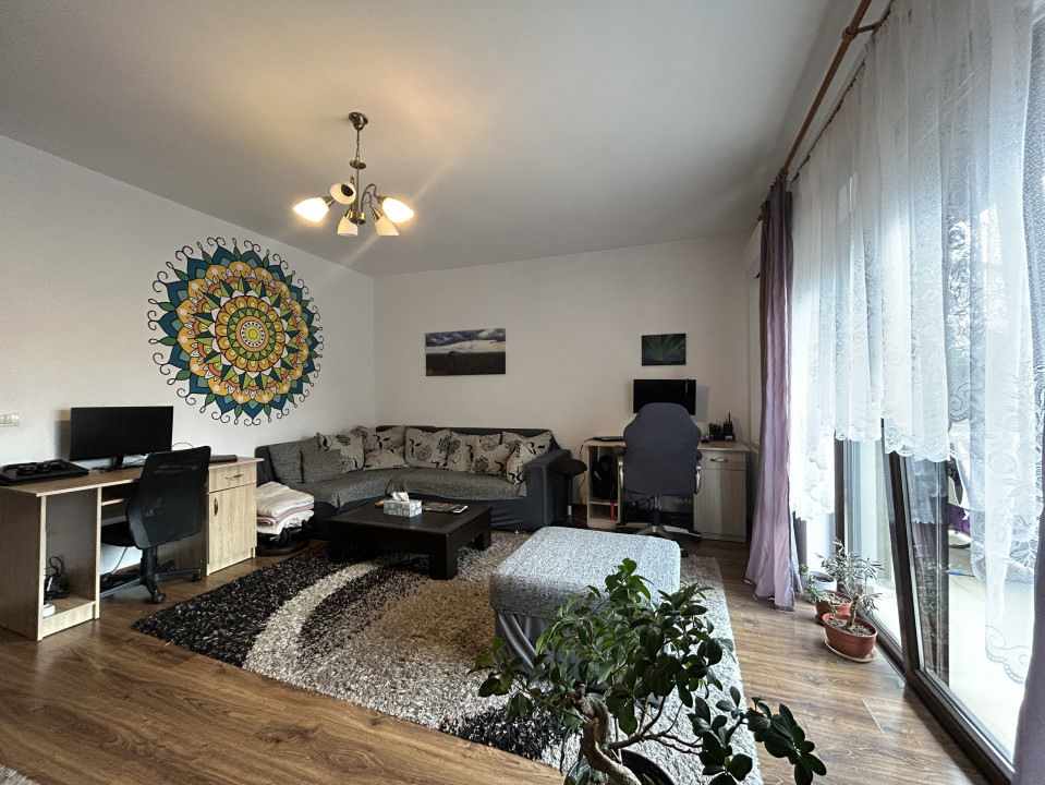 Apartament 2 camere, decomandat, balcon 8mp in Giroc 