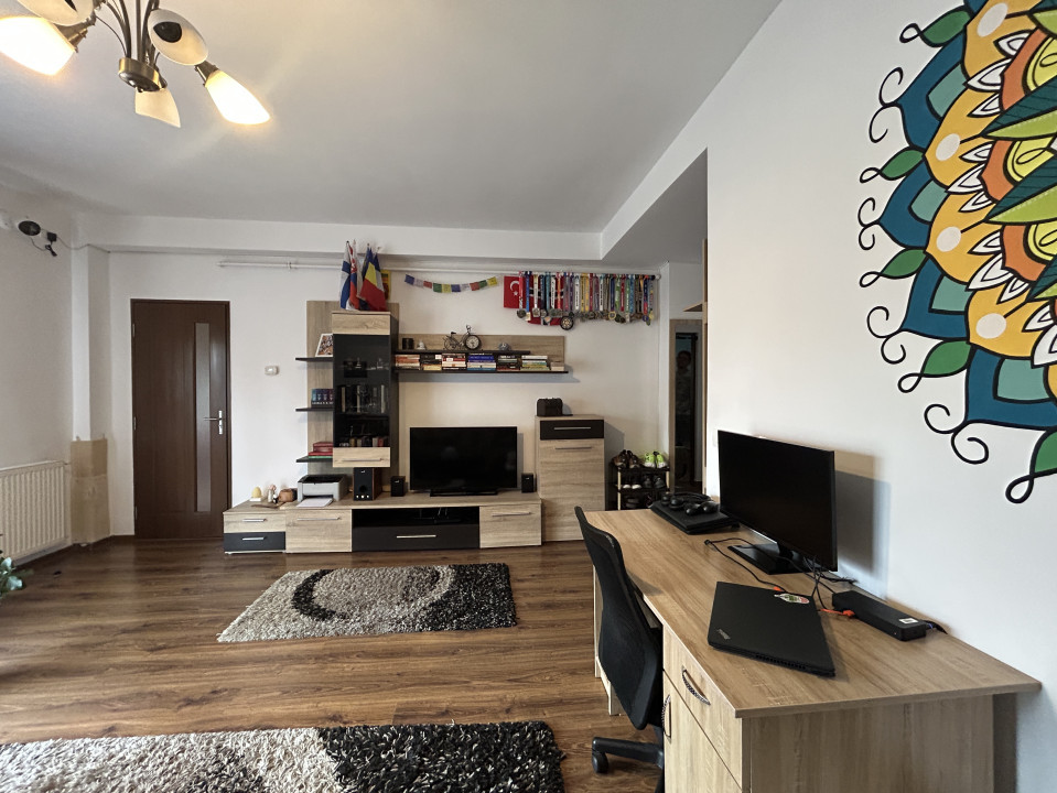 Apartament 2 camere, decomandat, balcon 8mp in Giroc 