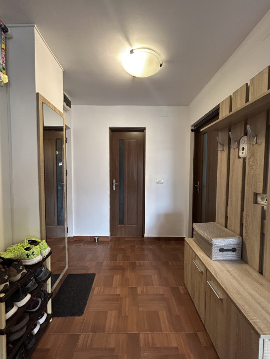 Apartament 2 camere, decomandat, balcon 8mp in Giroc 