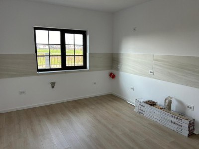 Duplex 3 camere,87 mp utili, 320 mp teren, terasa 16 mp - Mosnita Noua