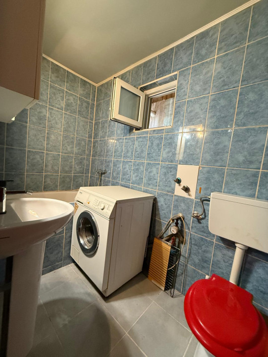 Casa cu o camere si bucatarie mare in curte comuna,  45mp utili, in zona Traian