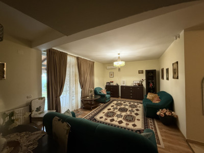 Triplex, 4 camere, 230mp utili, 335mp teren, mobilat  -Dumbravita