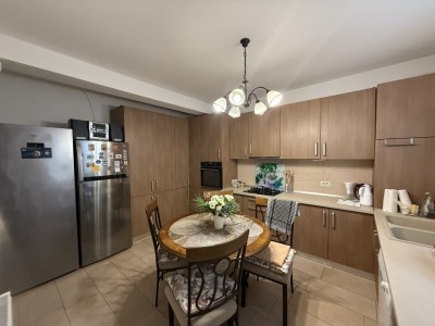 Triplex, 4 camere, 230mp utili, 335mp teren, mobilat - Dumbravita